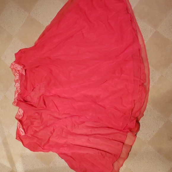 Interesting Jer Marai Nightgown - Picture 4 of 7